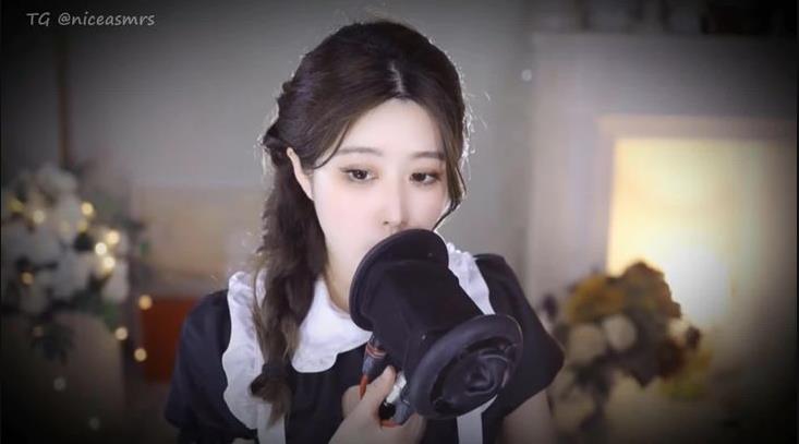 虎牙 大伊伊ASMR福利一直略略略舌头都麻了