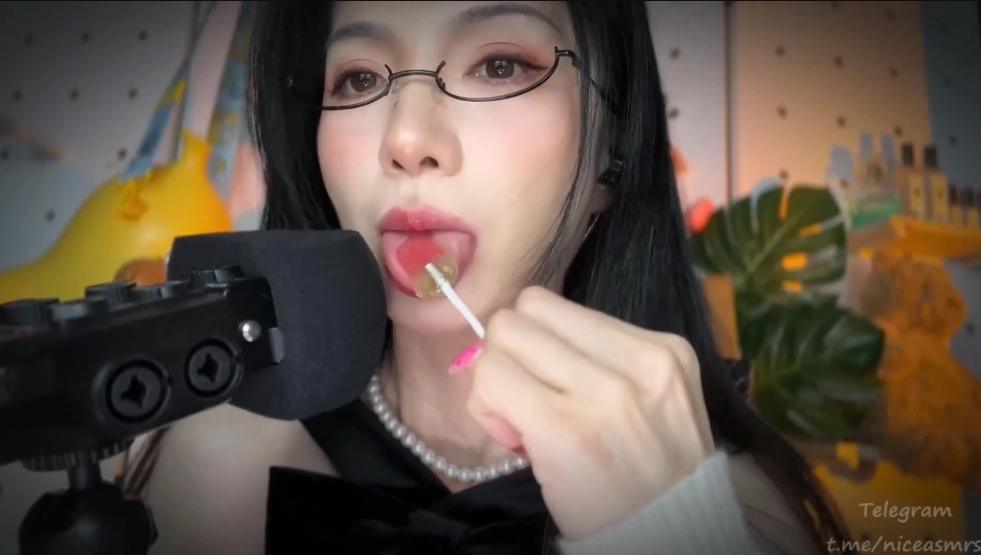 晚安yoyo ASMR福利 吃糖